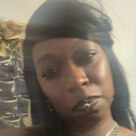 QUEENcherrySKULLdiva8201